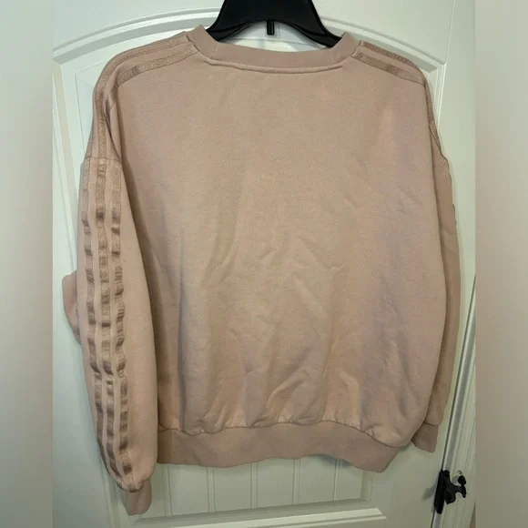 Adidas women’s oversized crew - Picture 2 of 4